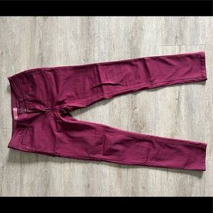 Womens \ Juniors jeans.